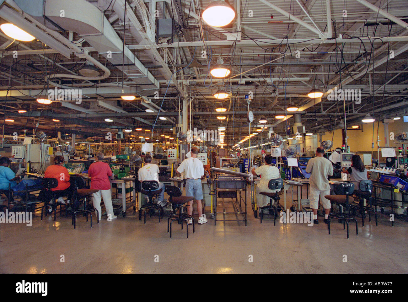 Les travailleurs de pièces automobiles à Delphes Banque D'Images