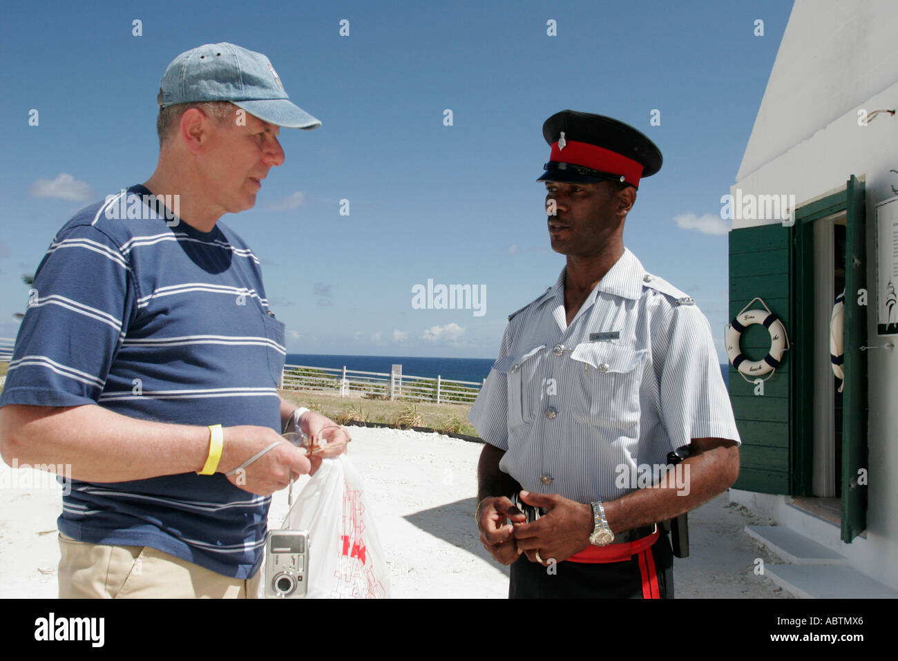 Turks & Caicos,Turks & Caicos,Grand Turk,BWI,B.W.,British West Indies,Caribbean,Atlantic Ocean,Water,Bahamas Islands chain,tropical,Lighthouse,constr Banque D'Images