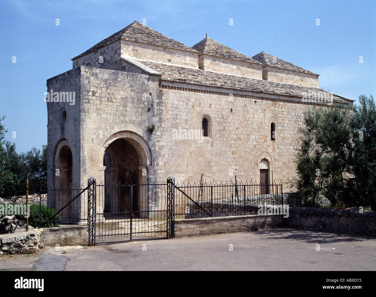 Valenzano, Kirche, Süd-Westansicht Organissanti di Cuti Banque D'Images Valenzano, Kirche, Süd-Westansicht Organissanti di Cuti Banque D'Images