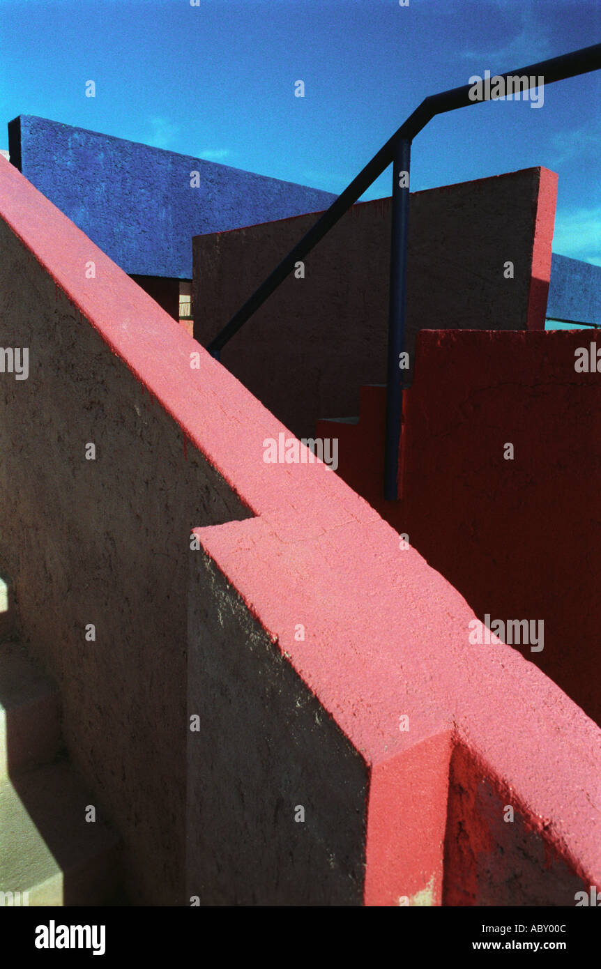 Peinture de couleur Mexique forme l'Architecture géométrique rose,Escaliers système étapes mystique, mystérieuse, mystique, angulaire, de la composition, Banque D'Images
