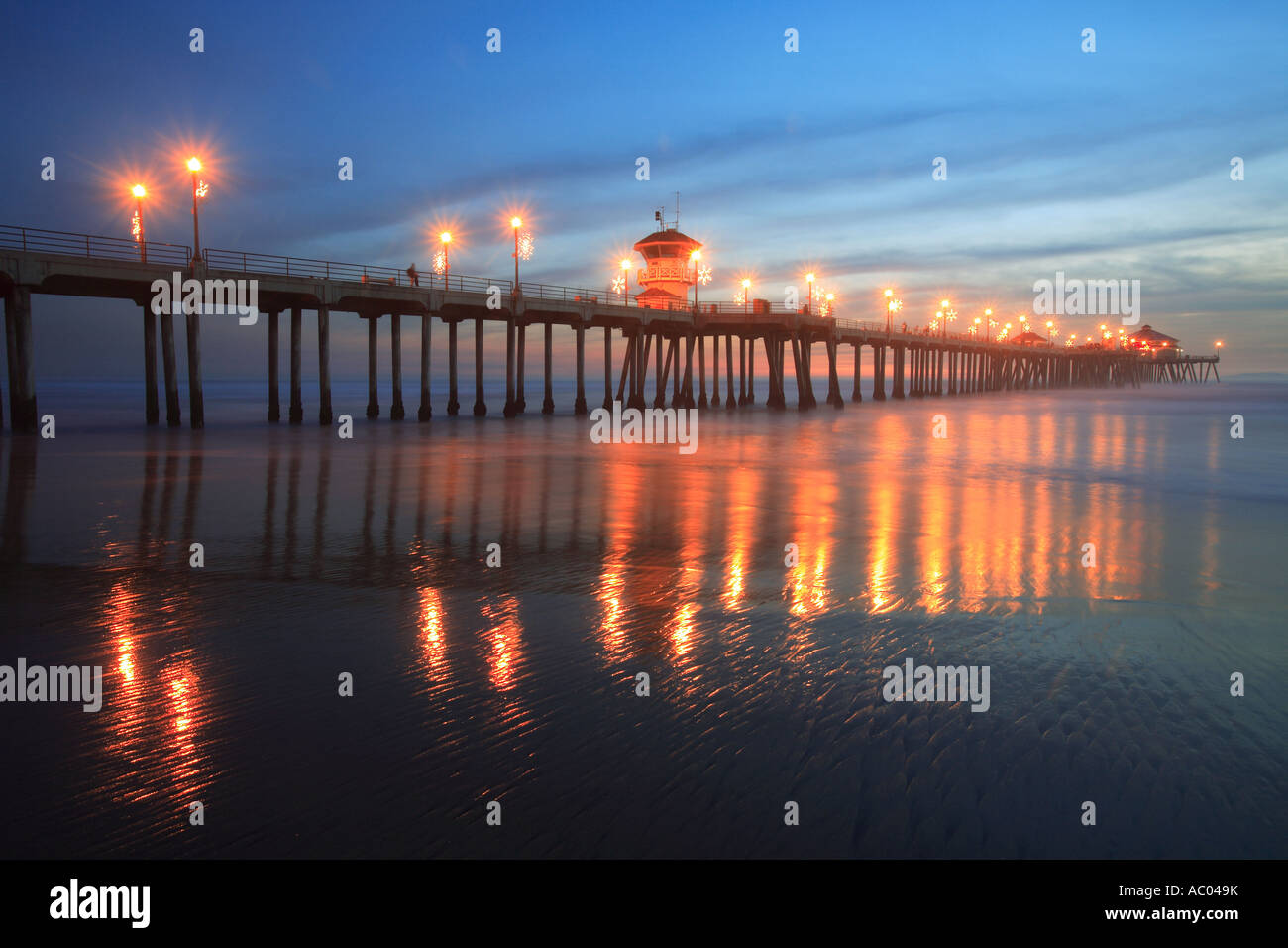 Lumières de Noël sur la plage et jetée Hunington Hunington Beach Orange County California United States Banque D'Images