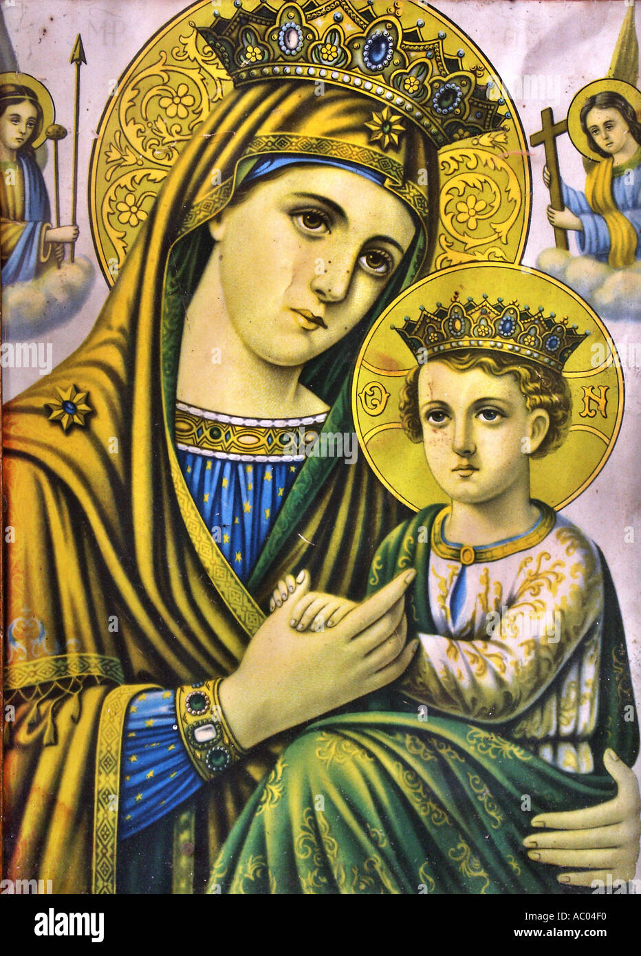 Vierge Marie et l'Enfant Jésus Christ décoration ancienne église des sentiers à Tissiniva Crete island Grèce Banque D'Images