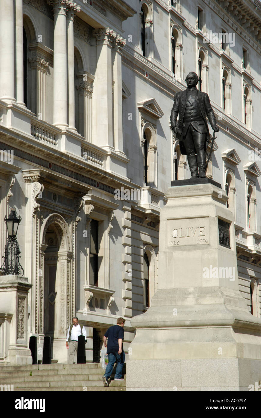 Clive King Charles Street étapes montrant Statue de Clive de l'Inde et des édifices à Westminster London Banque D'Images