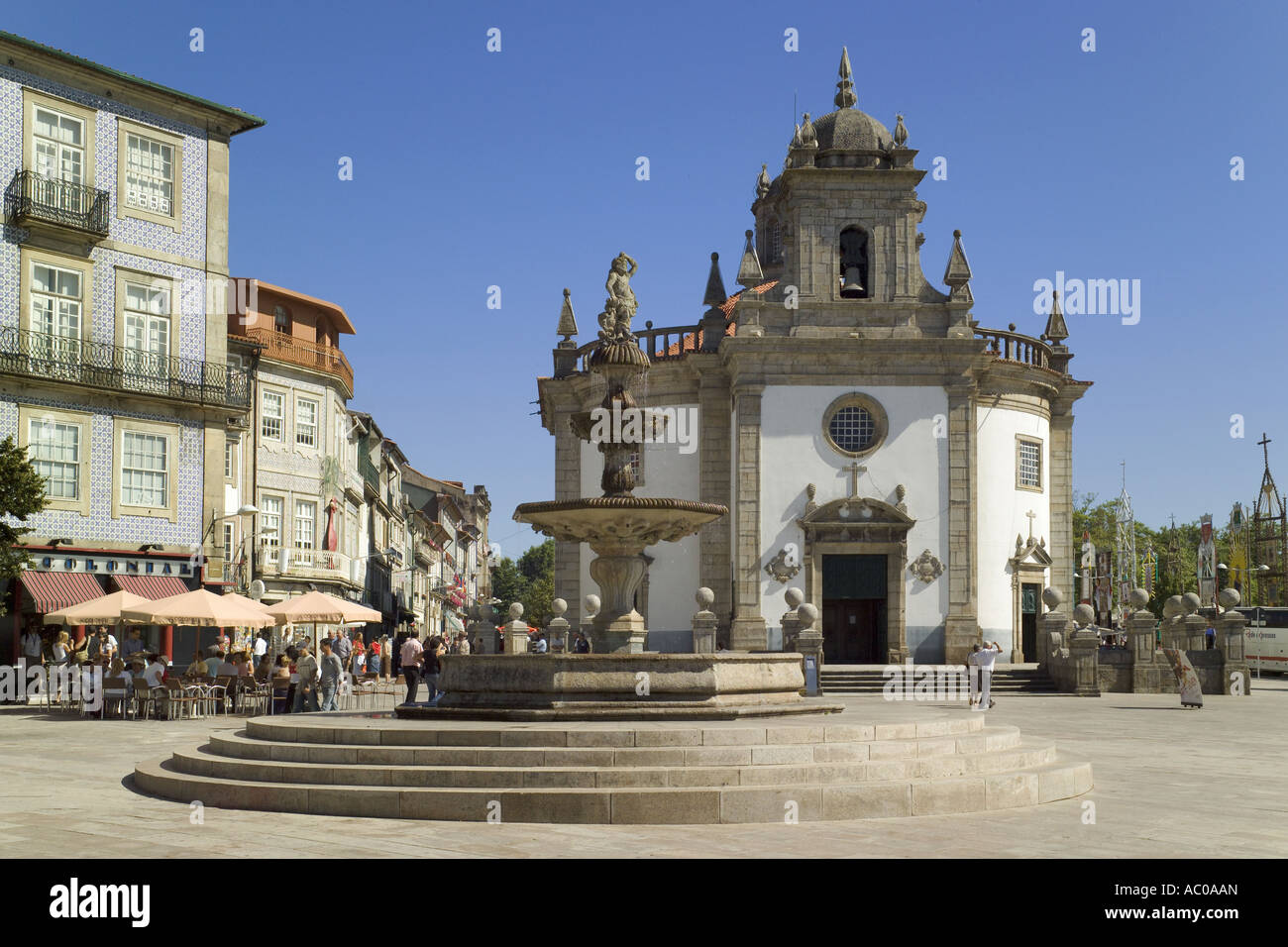 Le Portugal, le Minho, Barcelos, le Templo do Bom Jesus da Cruz sur la place principale Banque D'Images
