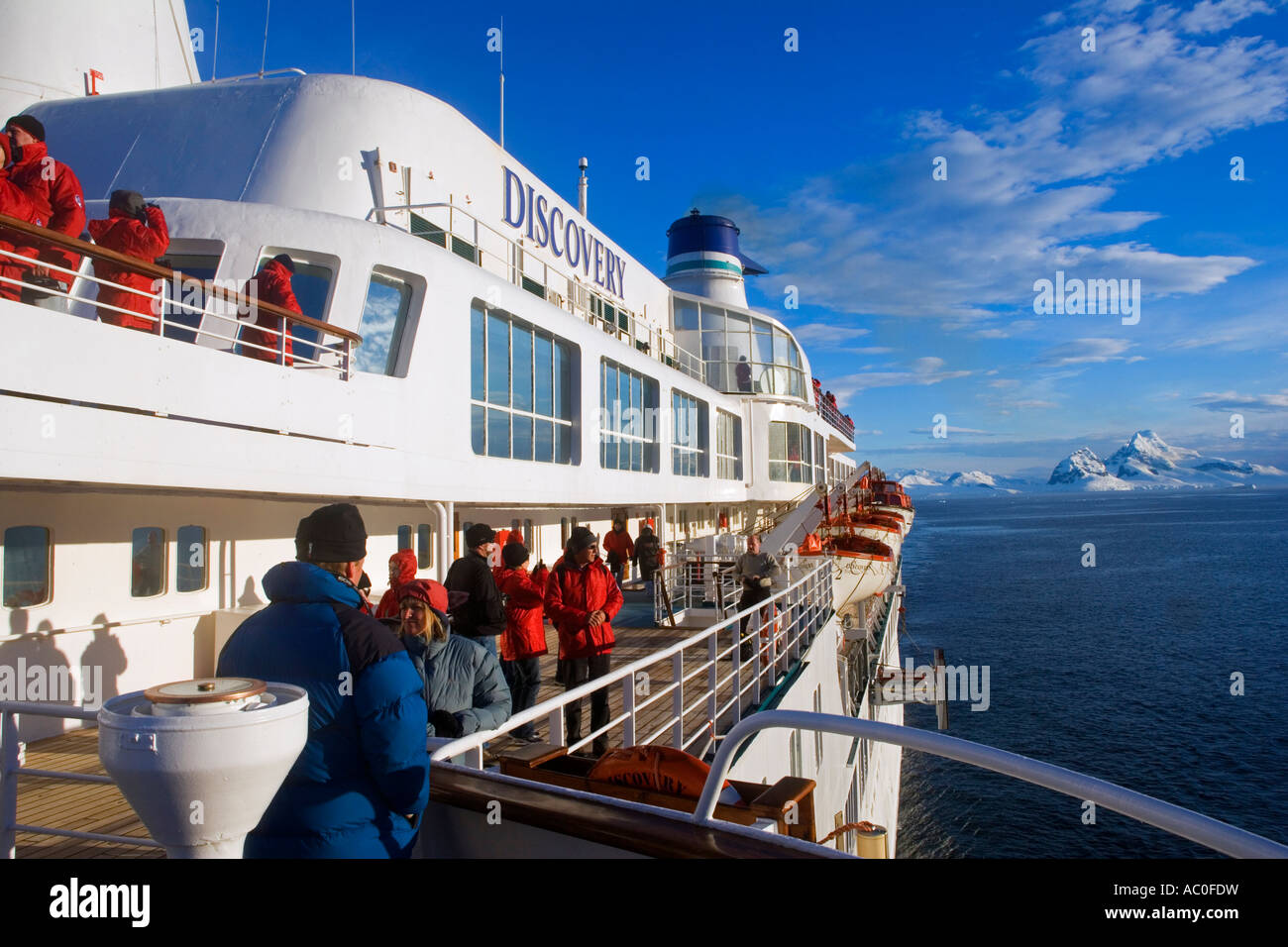 Vue de pont-promenade de la découverte de bateau de croisière sur le MV du détroit de Gerlache en Antarctique Banque D'Images