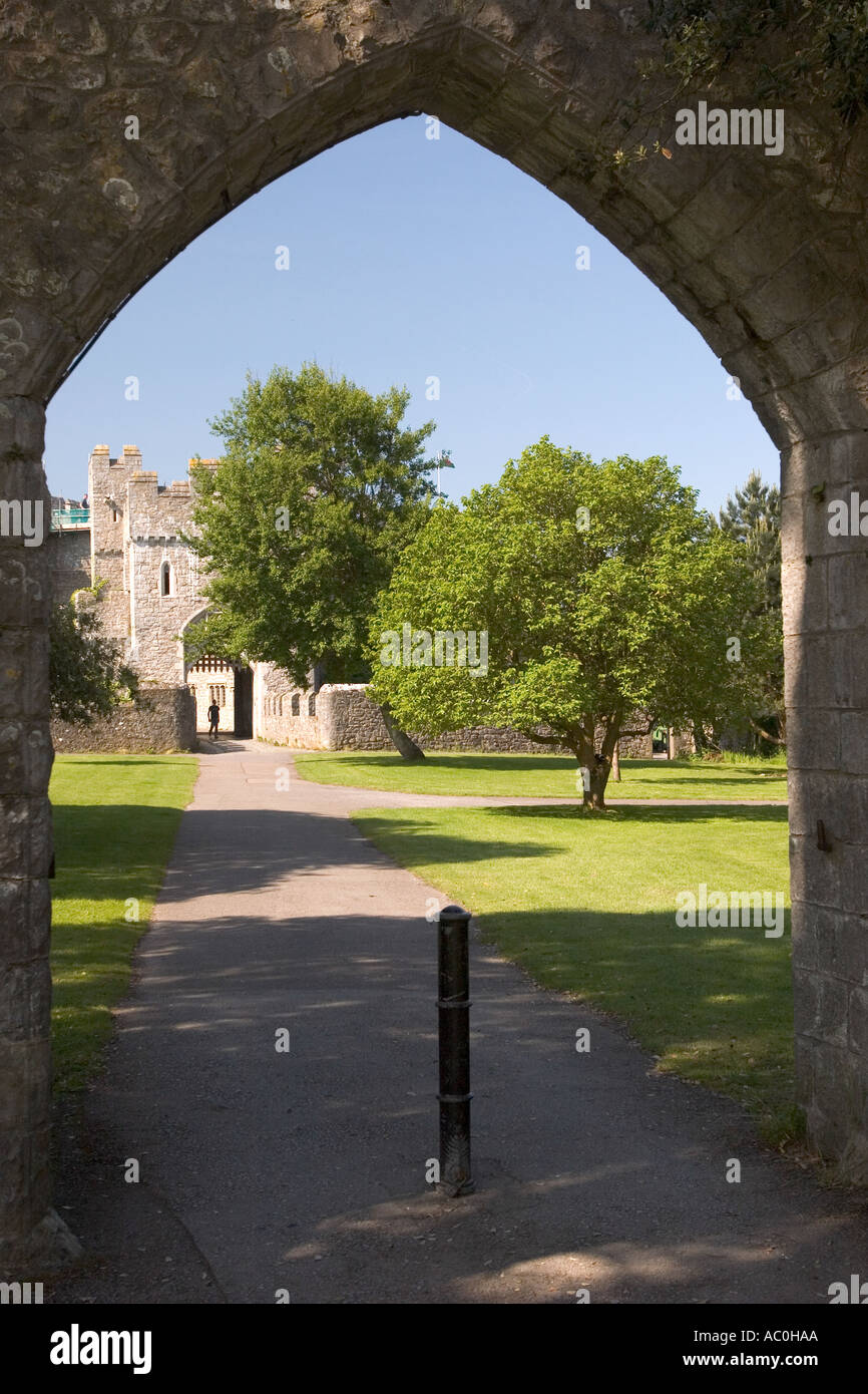 Pays de Galles Glamorgan St Donats Château Atlantic College archway menant de l'entrée principale Banque D'Images