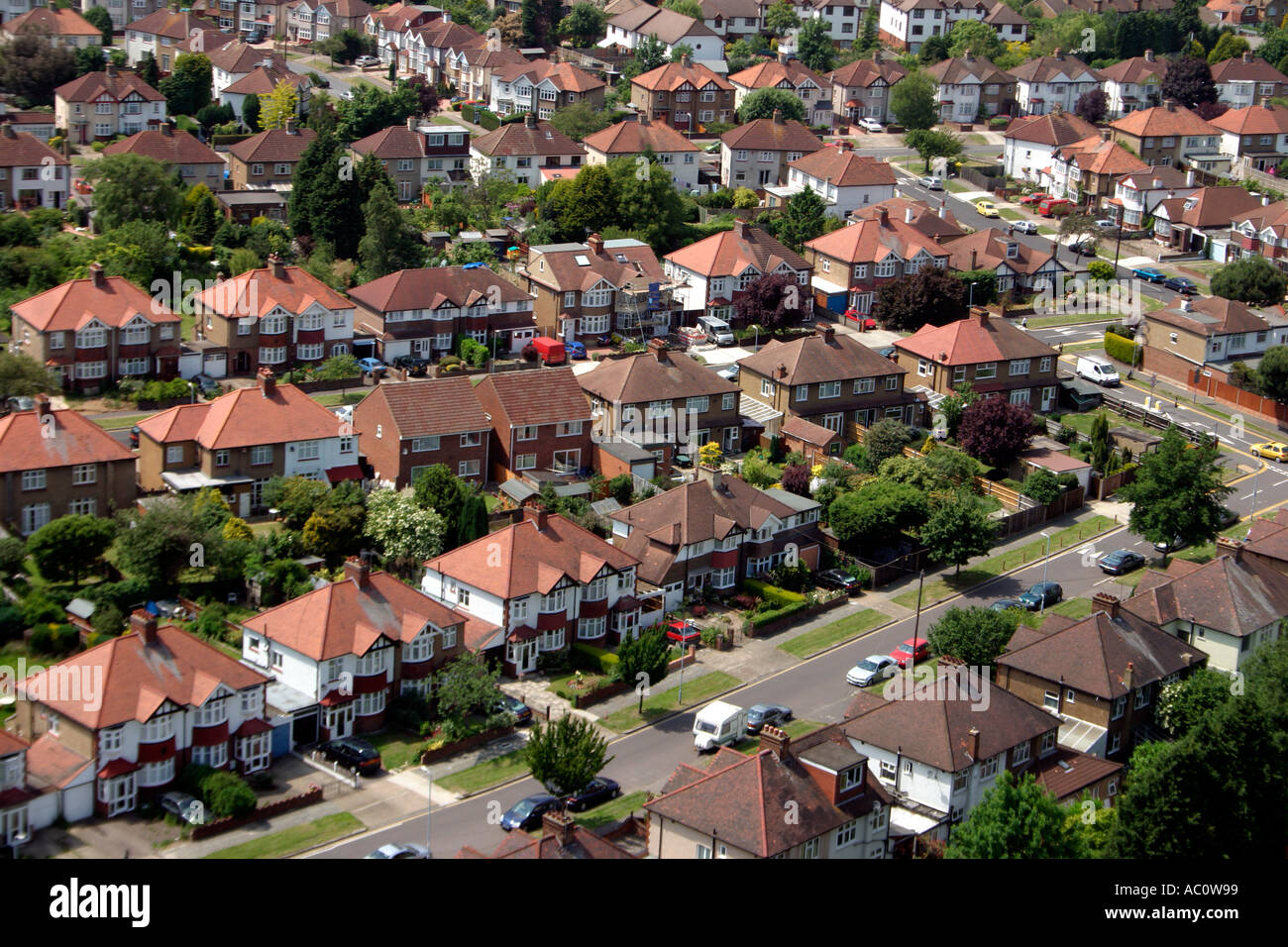 Vue aérienne de la banlieue résidentielle de Tolworth près de Kingston Upon Thames Angleterre Banque D'Images