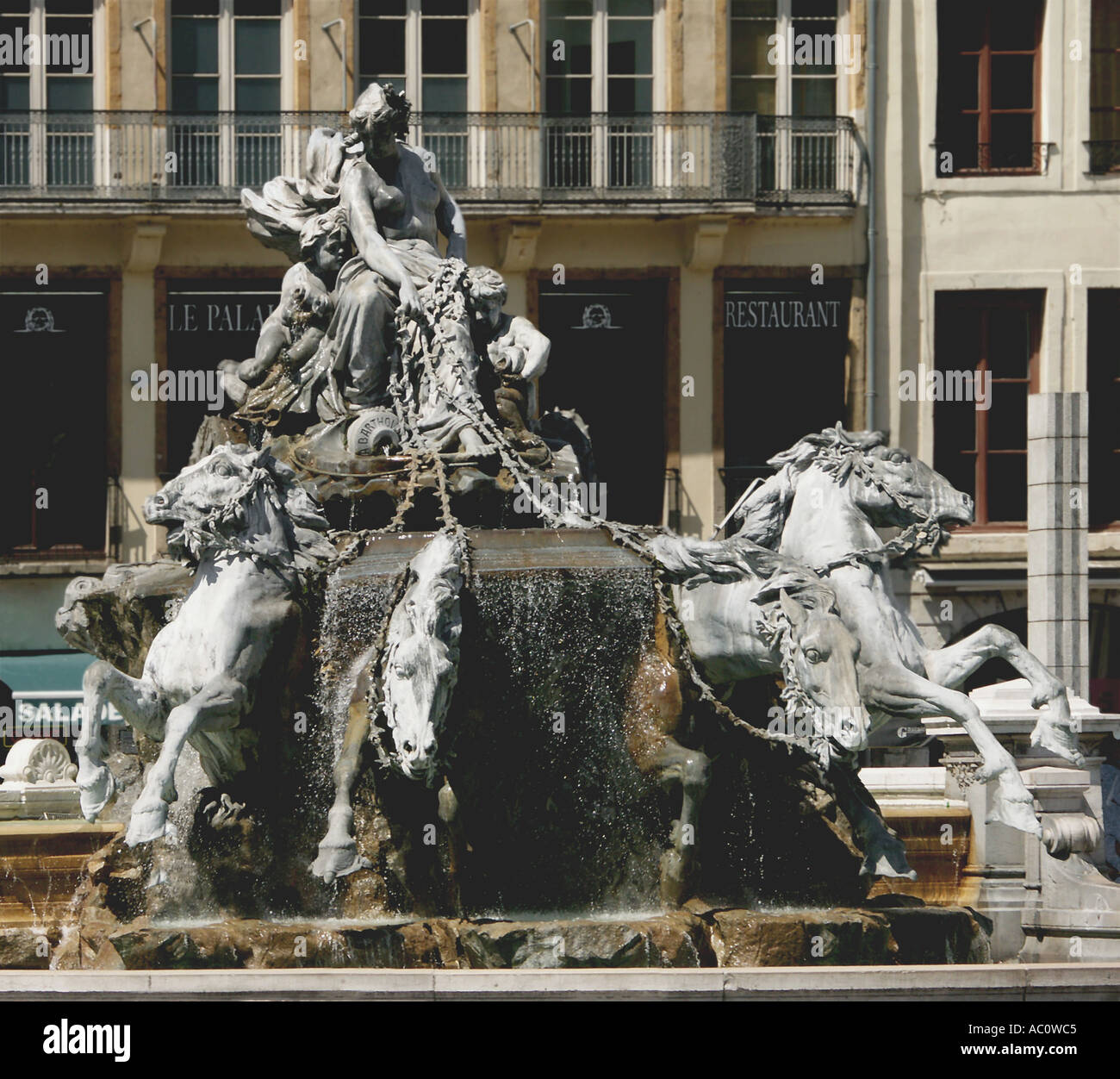Char de la liberté fontaine Lyon France Banque D'Images Char de la liberté fontaine Lyon France Banque D'Images
