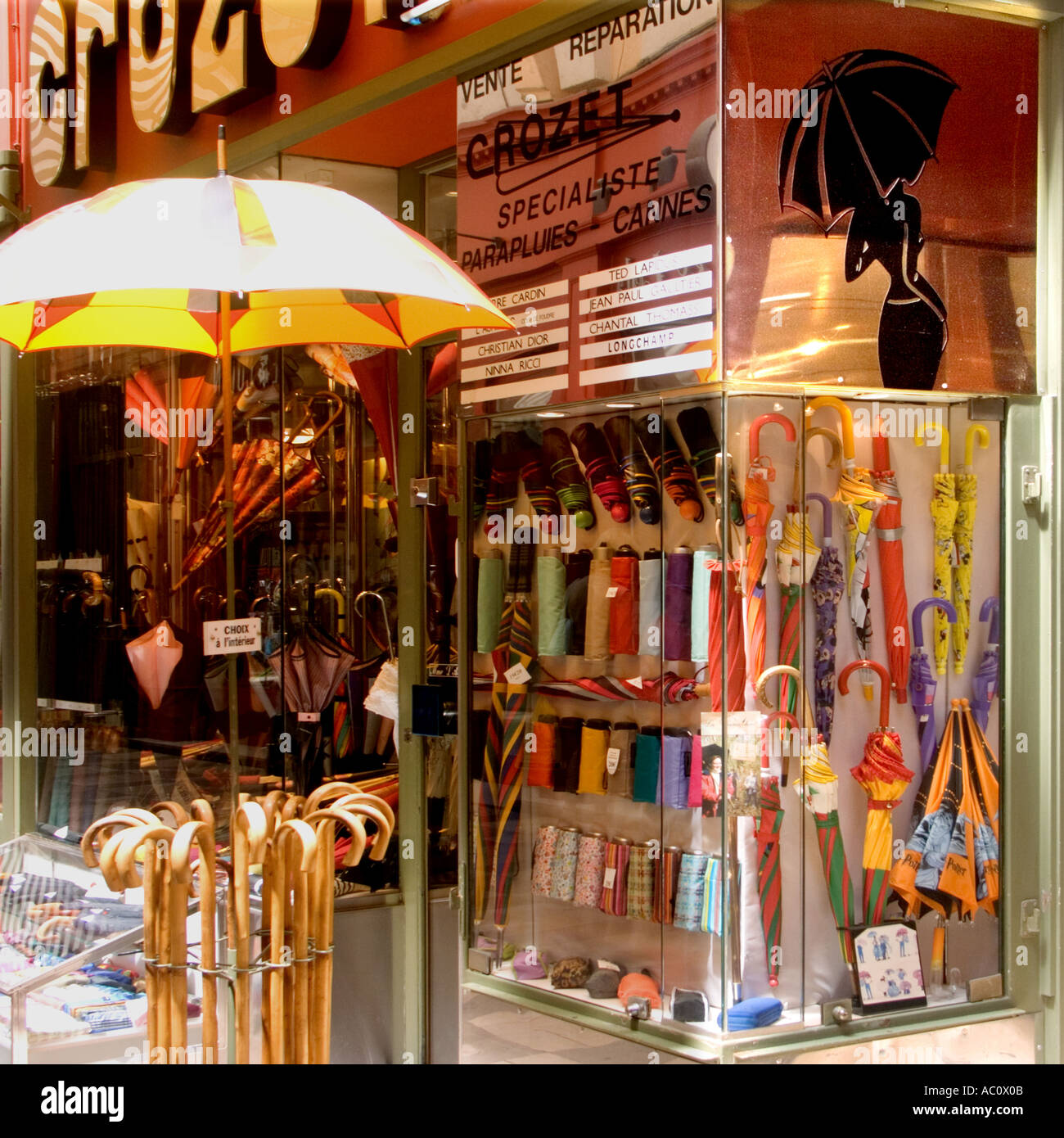 Boutique parapluie Passage de LArgue Lyon France Photo Stock - Alamy