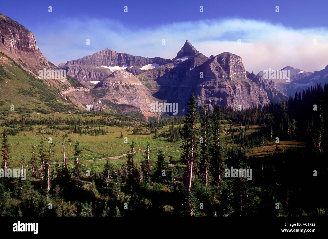 Au-dessus de la Thunderbird Mountain Meadows de trou dans le mur le Glacier National Park du Montana USA Banque D'Images