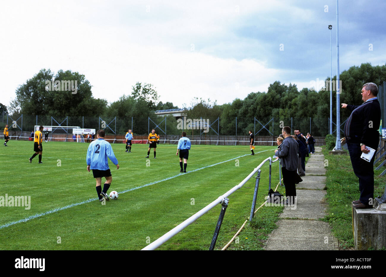 Stowmarket Town Football club jouant à la maison de ville Diss dans un match de la ligue Eastern Counties, Stowmarket, Suffolk, UK. Banque D'Images