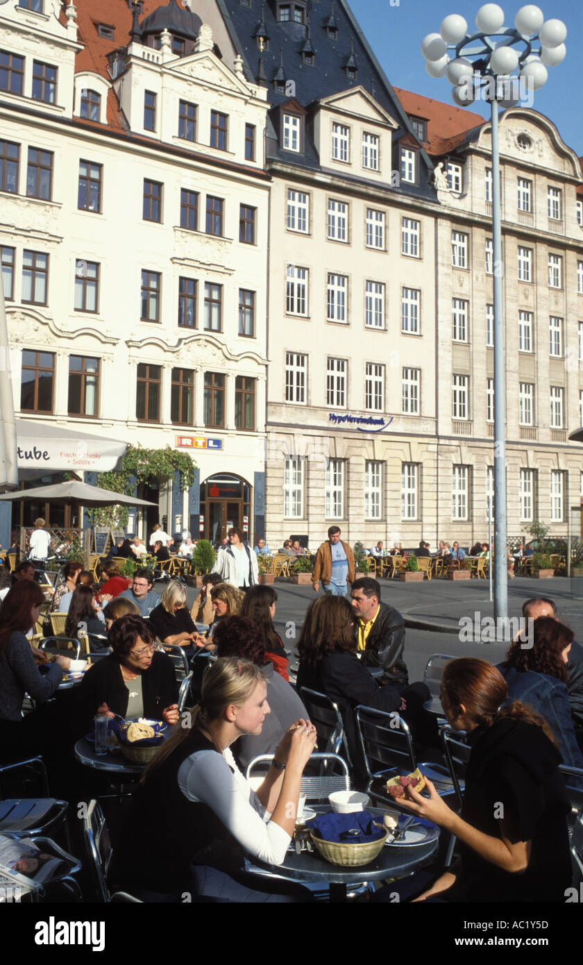 Terrasse du pub Spizz sur la place Markt à Leipzig, Saxe, Allemagne Banque D'Images