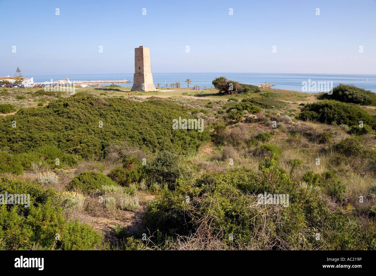 Près de Marbella Costa del Sol Malaga Province Espagne 16e siècle monument Torre de los Ladrones Banque D'Images