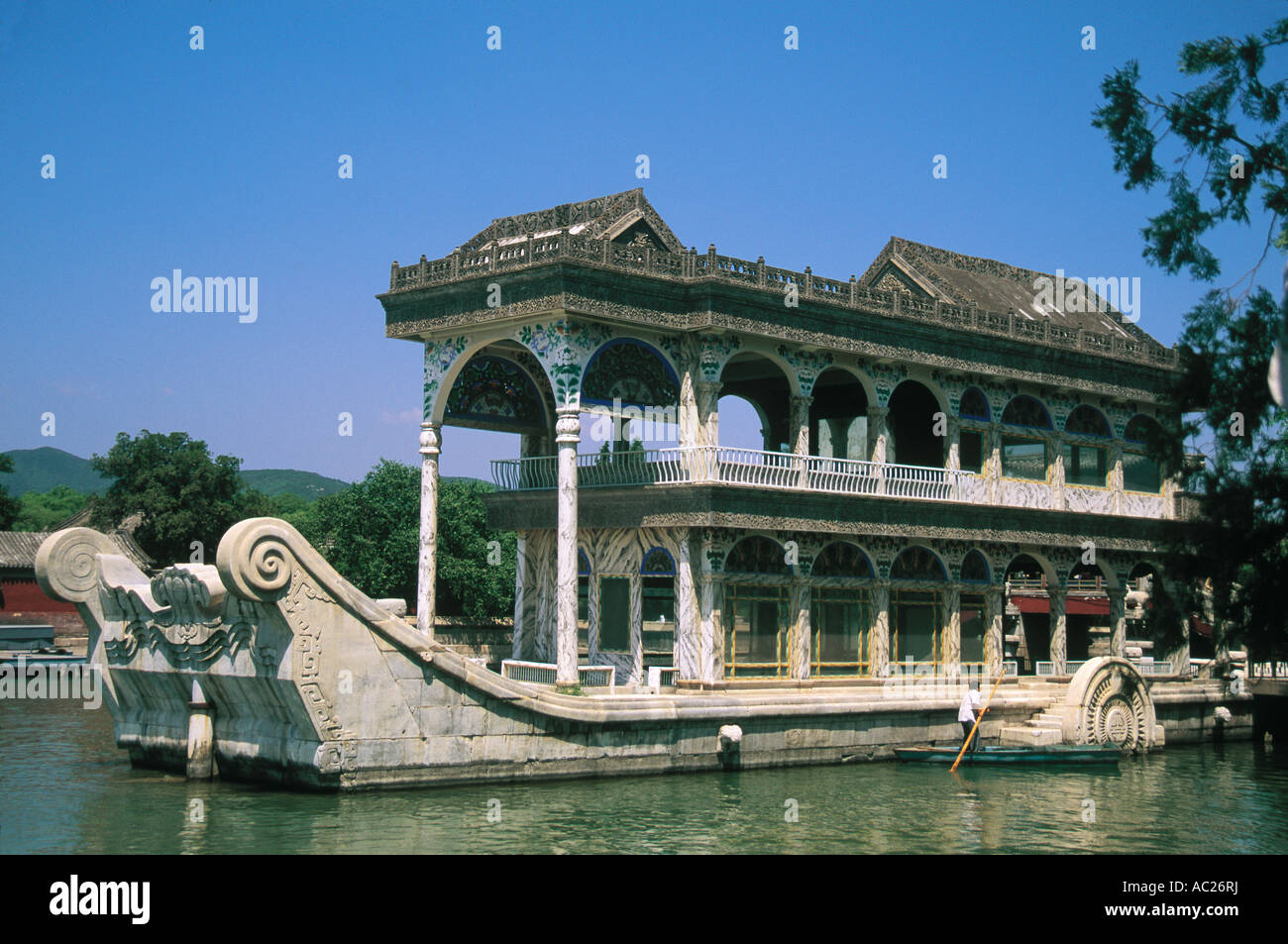 Style vénitien quai au bord du lac Banque D'Images