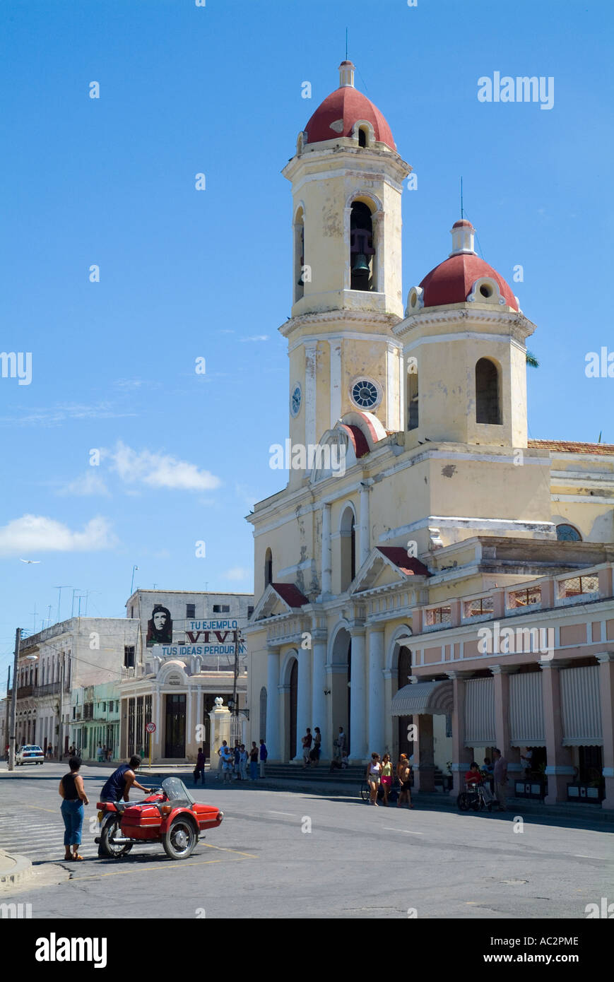 Cathédrale de l'Immaculée Conception sur Parque Jose Marti, Cienfuegos, Cuba. Banque D'Images
