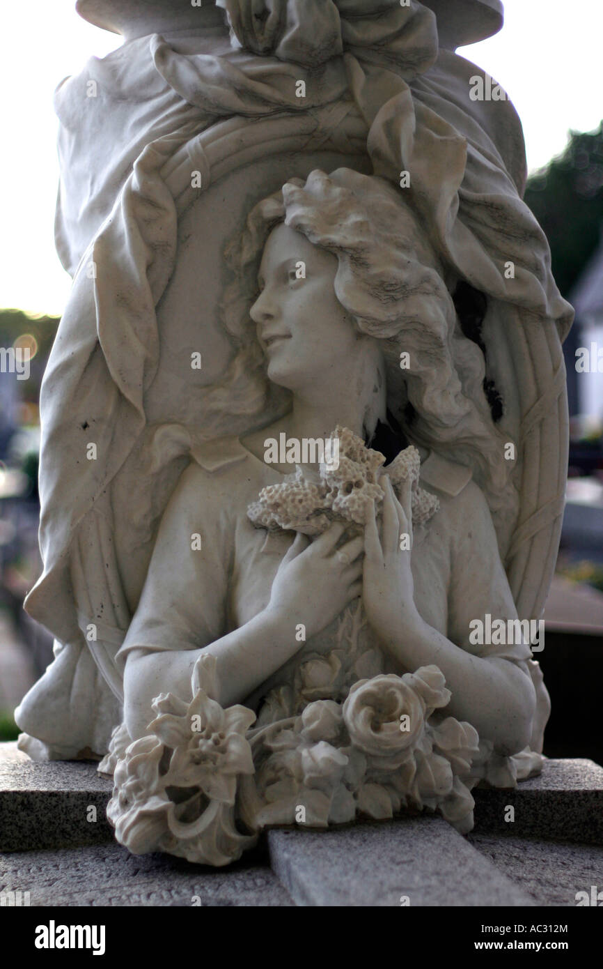 La Tombe d'une jeune femme à Paris Banque D'Images