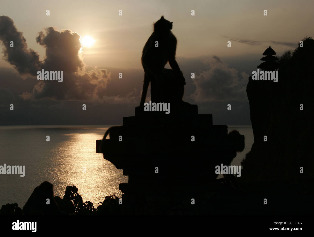 Temple Pura Ulu Watu le soir de l'humeur, l'INDONÉSIE, Bali Banque D'Images