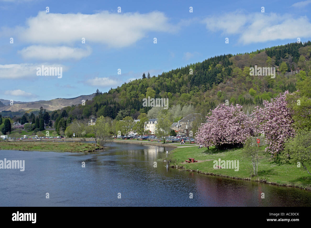 Soleil d'été à fleuve Teith Callander Banque D'Images