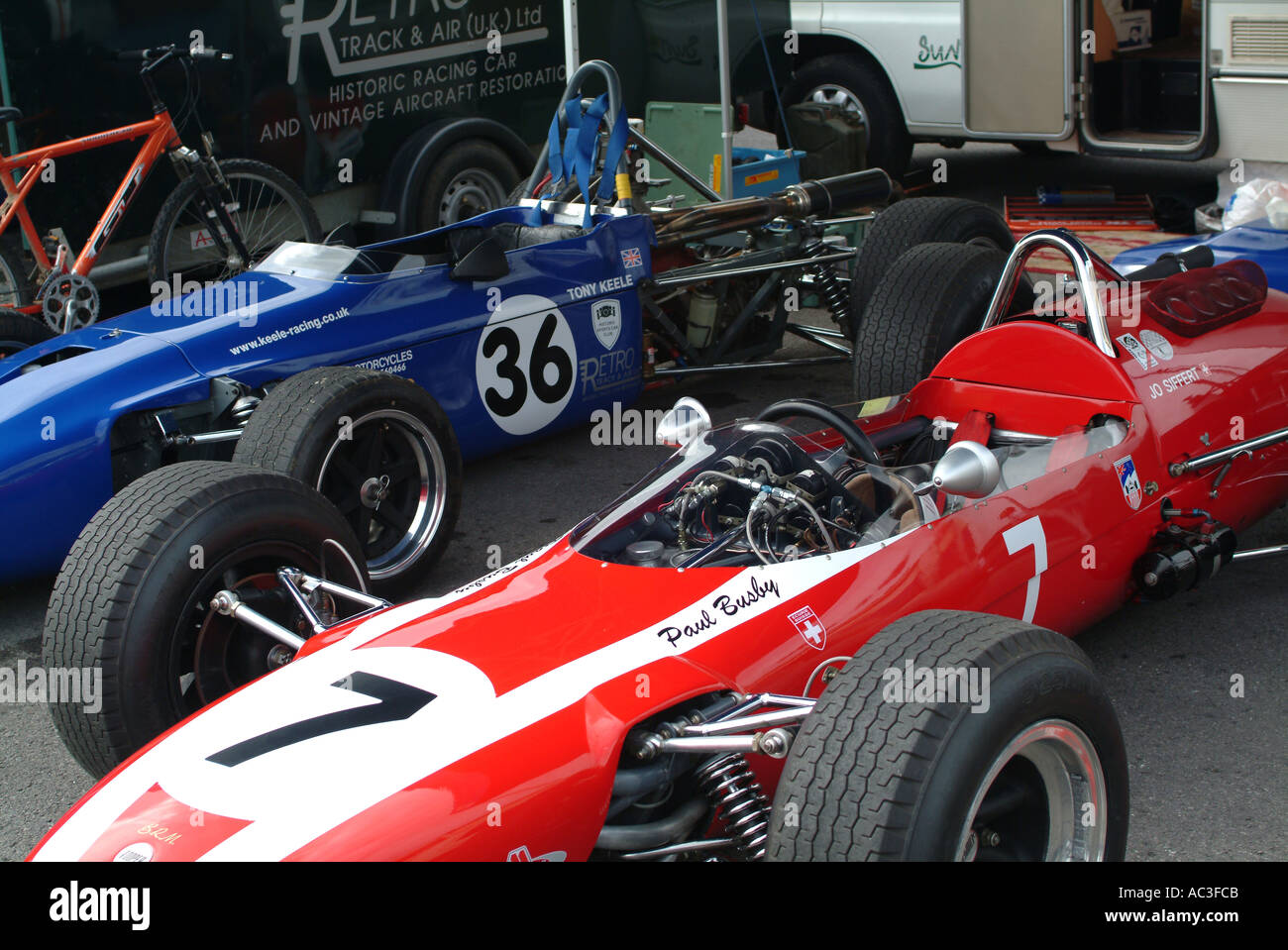 711 mars et Tecno T69 Grand Prix Racing Voitures à Oulton Park Motor Racing Circuit Cheshire England Royaume-Uni UK Banque D'Images