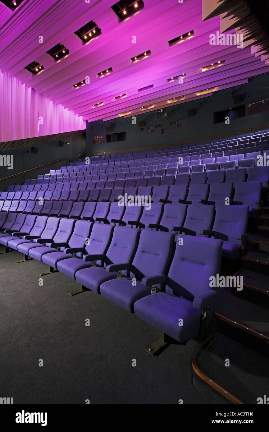 Salle de cinéma ou de théâtre moderne Banque D'Images