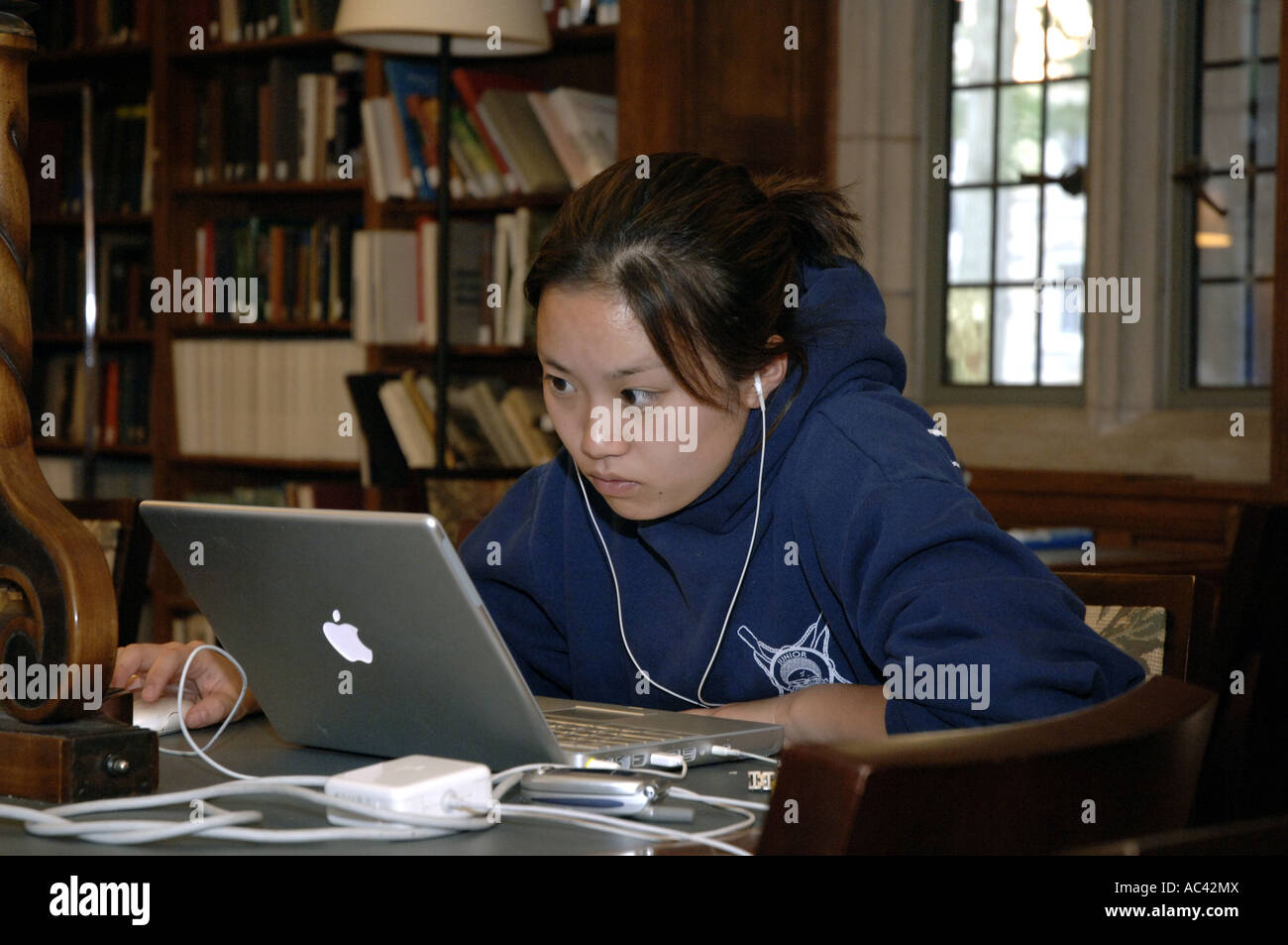 New Haven, CT. École d'été de l'université de Yale étudiant asiatique des études en bibliothèque du Berkeley College résidentiel. Banque D'Images