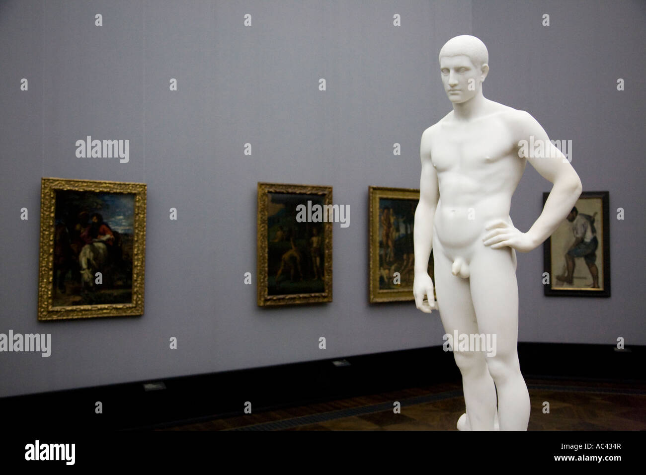 Jeune homme debout 188184 par Adolf von Hildebrand 1847 1921, Alte Nationalgalerie, Berlin, Allemagne Banque D'Images