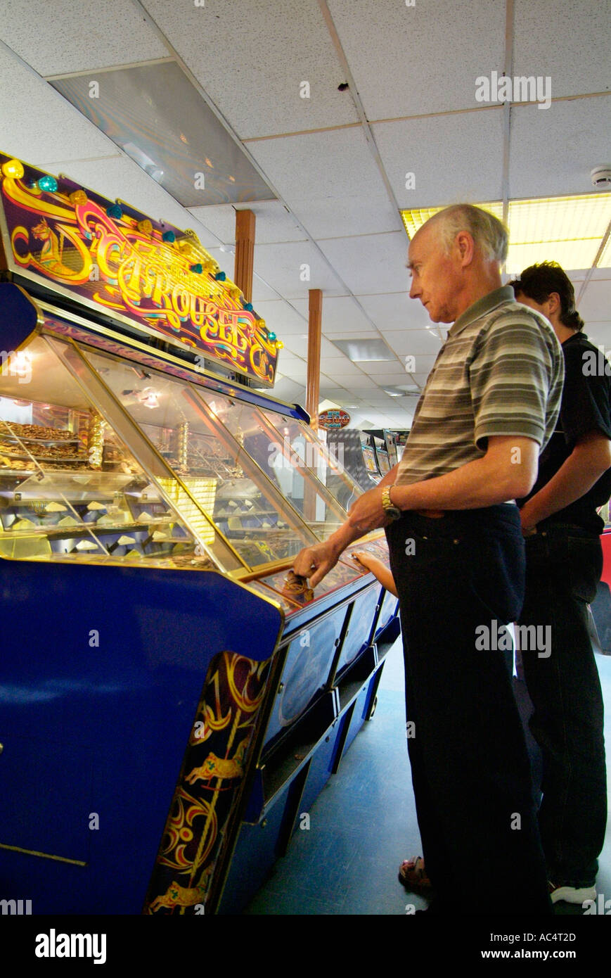 Jeux électroniques côté mer penny falls machine gamble England UK GO Europe Banque D'Images