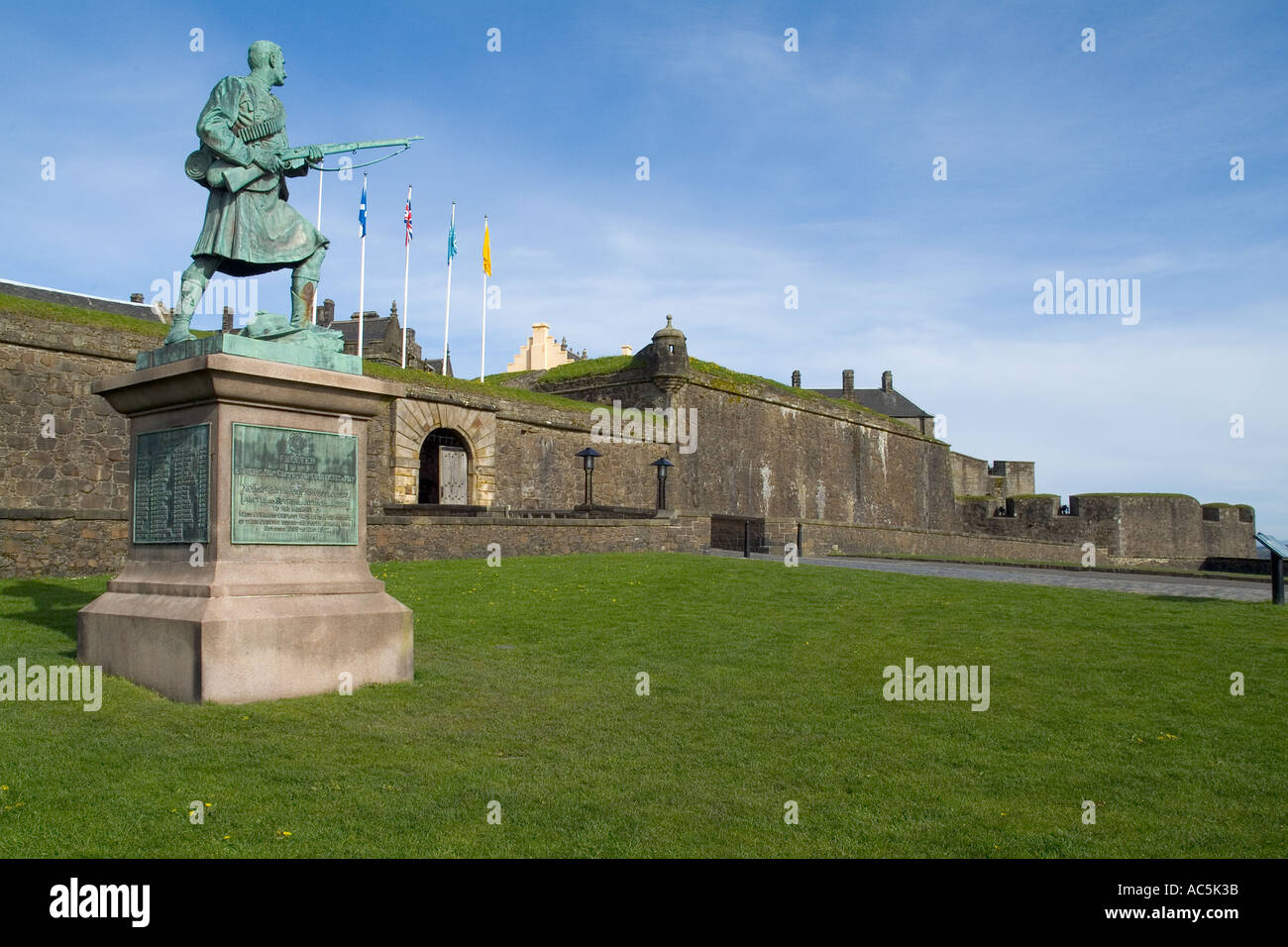 STIRLING DH STIRLINGSHIRE War Memorial statue à l'extérieur du château de Stirling Banque D'Images