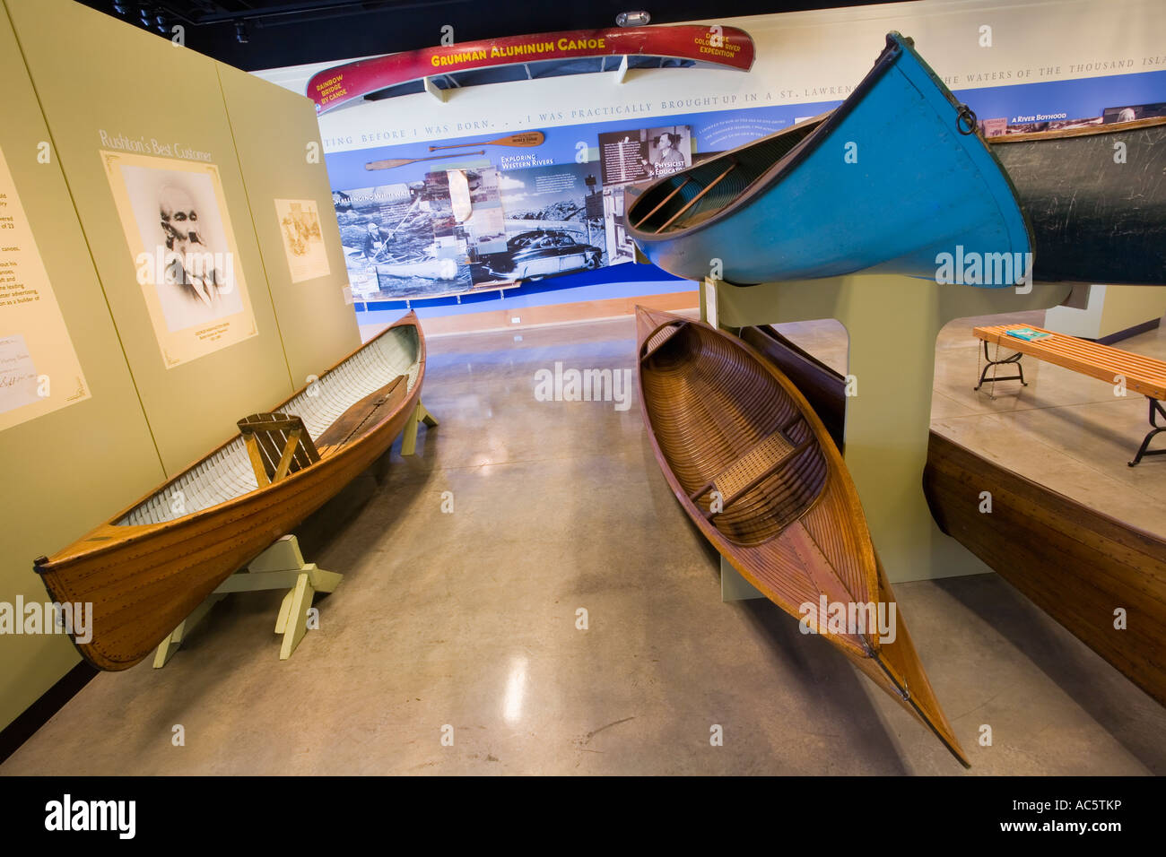 Le Musée du Bateau anciens canots Clayton New York Région des Mille-Îles Jefferson Comté Banque D'Images