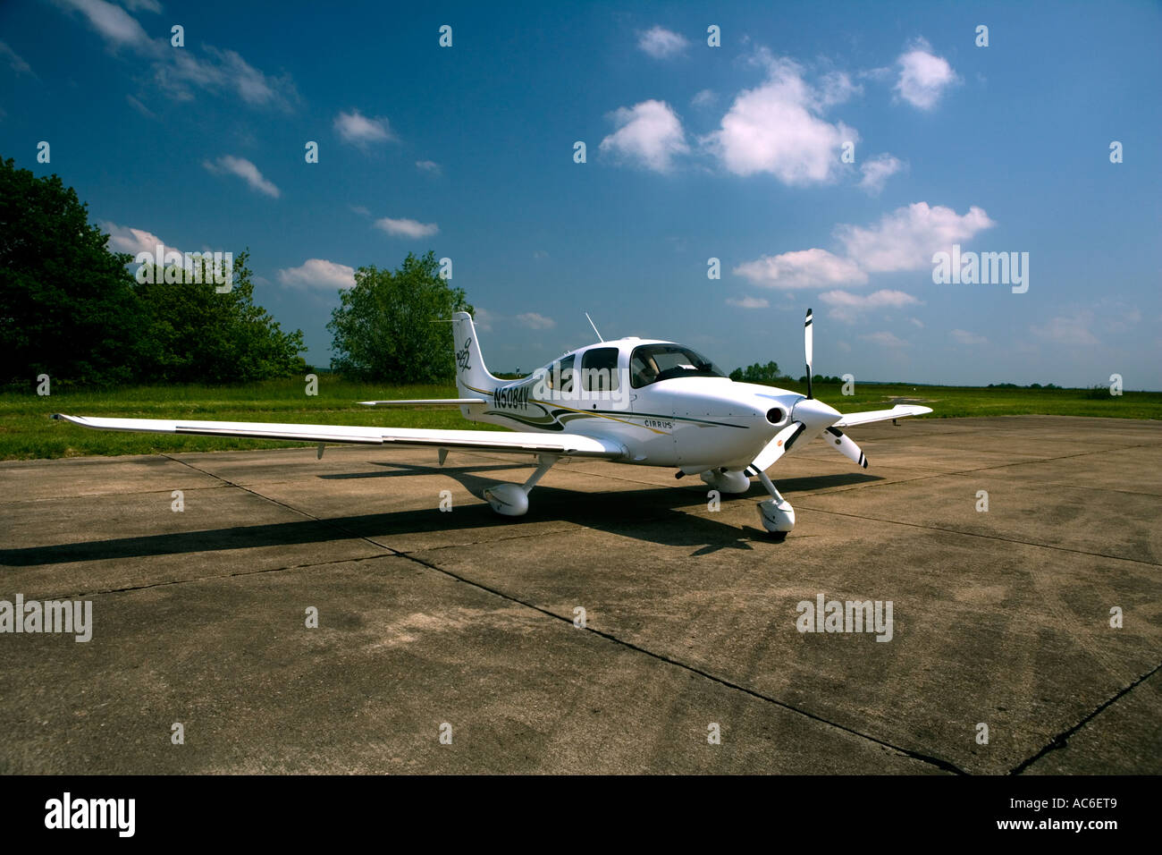 L'Aérodrome de Tours, France - un Cirrus SR22 G2 Banque D'Images