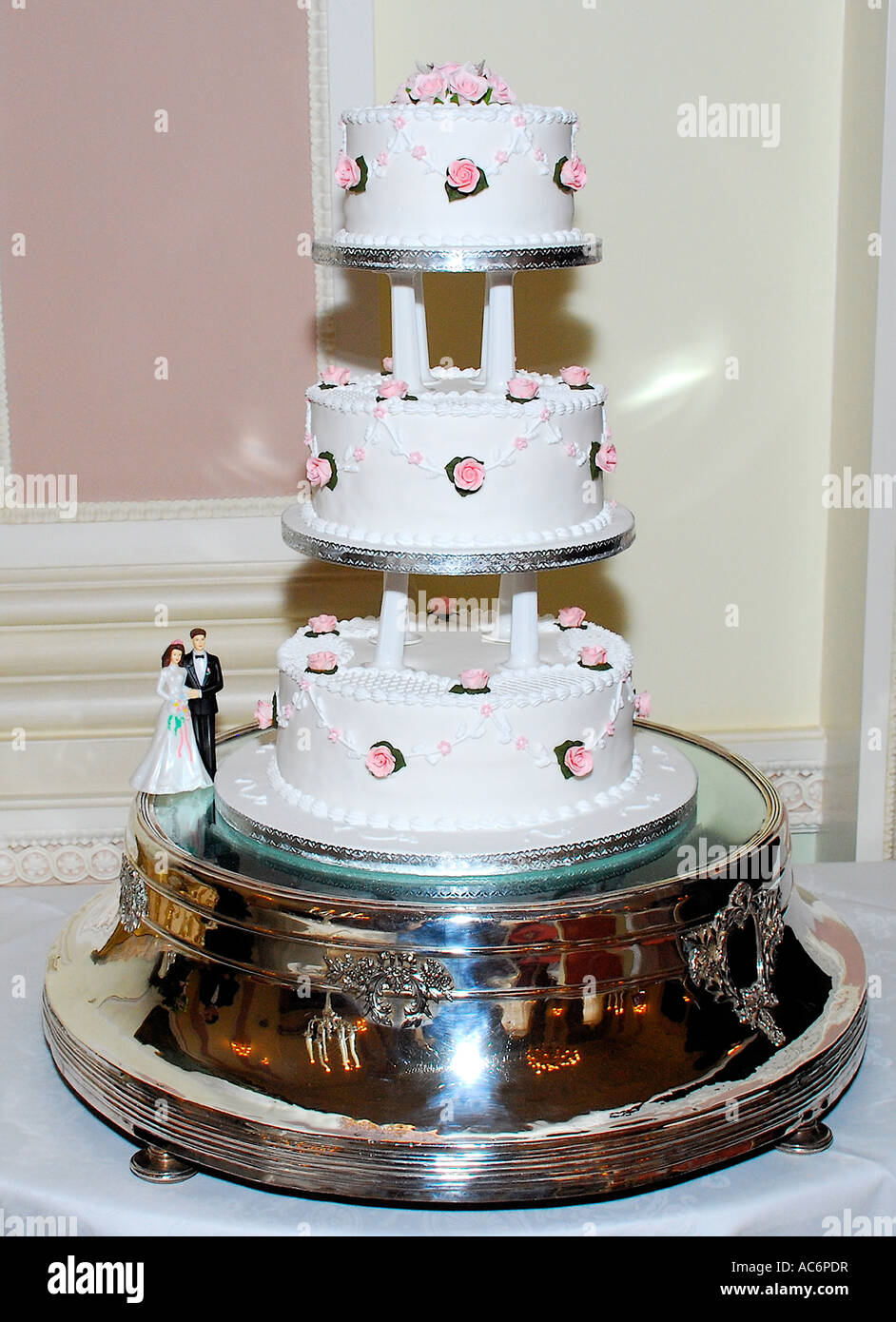 Un gâteau de mariage. Photo par Paddy McGuinness. Banque D'Images