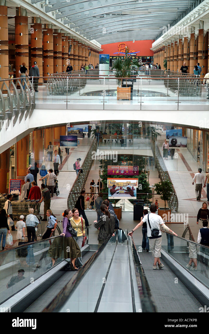 Un centre commercial à Prague CZ Banque D'Images