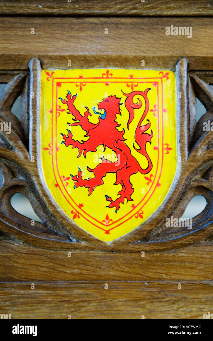 Détail de l'Écossais Royal Crest lion rampant sur le trône dans le château de Stirling en Ecosse Banque D'Images