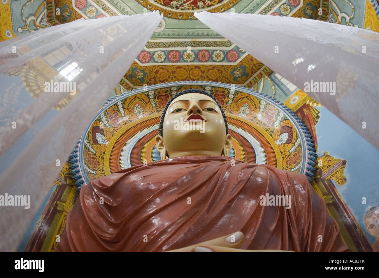 Intérieur du temple bouddhiste à Bentota, Sri Lanka Banque D'Images