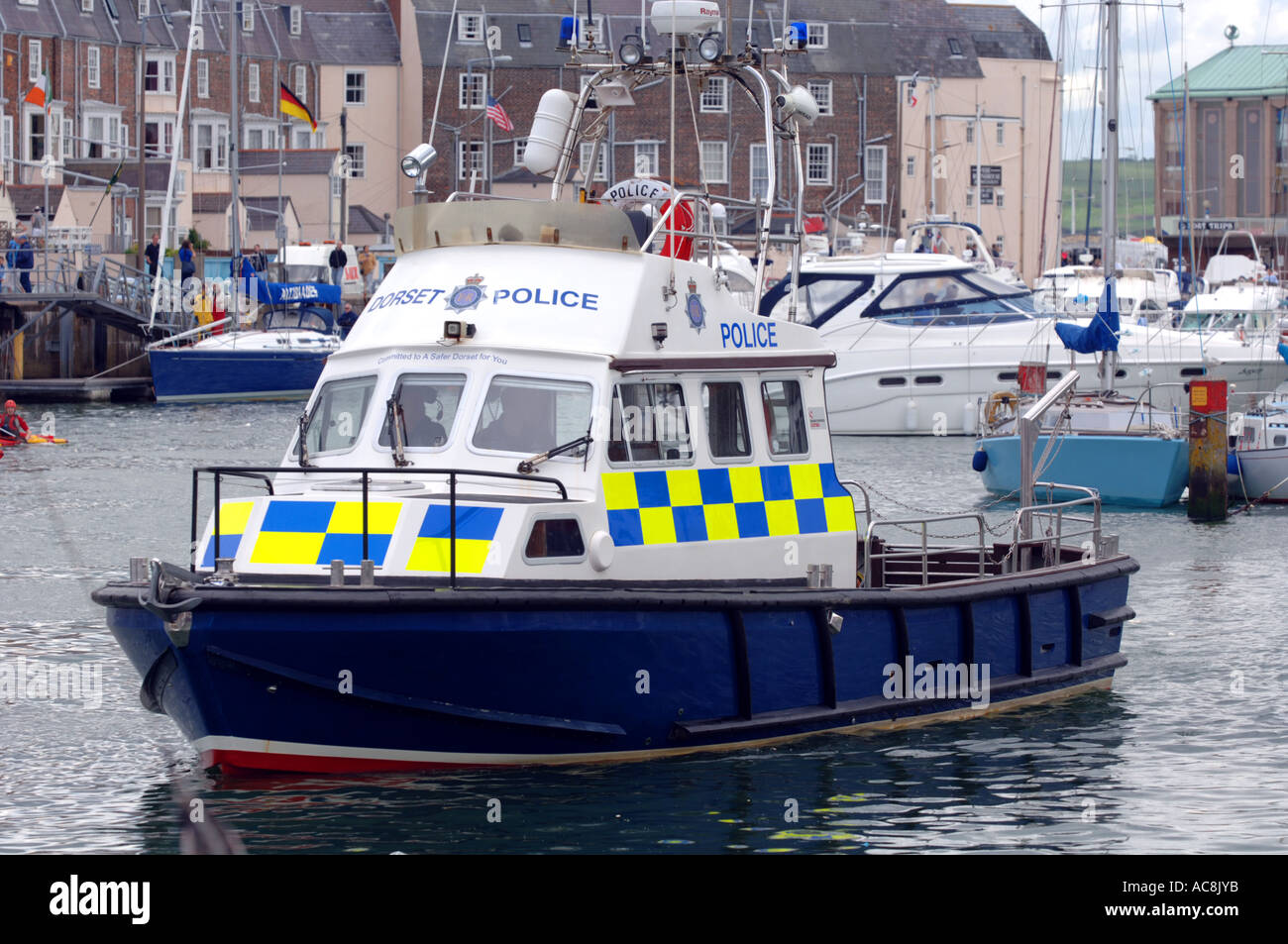 Bateau de police dans le port de Weymouth, dans le Dorset UK Grande-Bretagne Banque D'Images