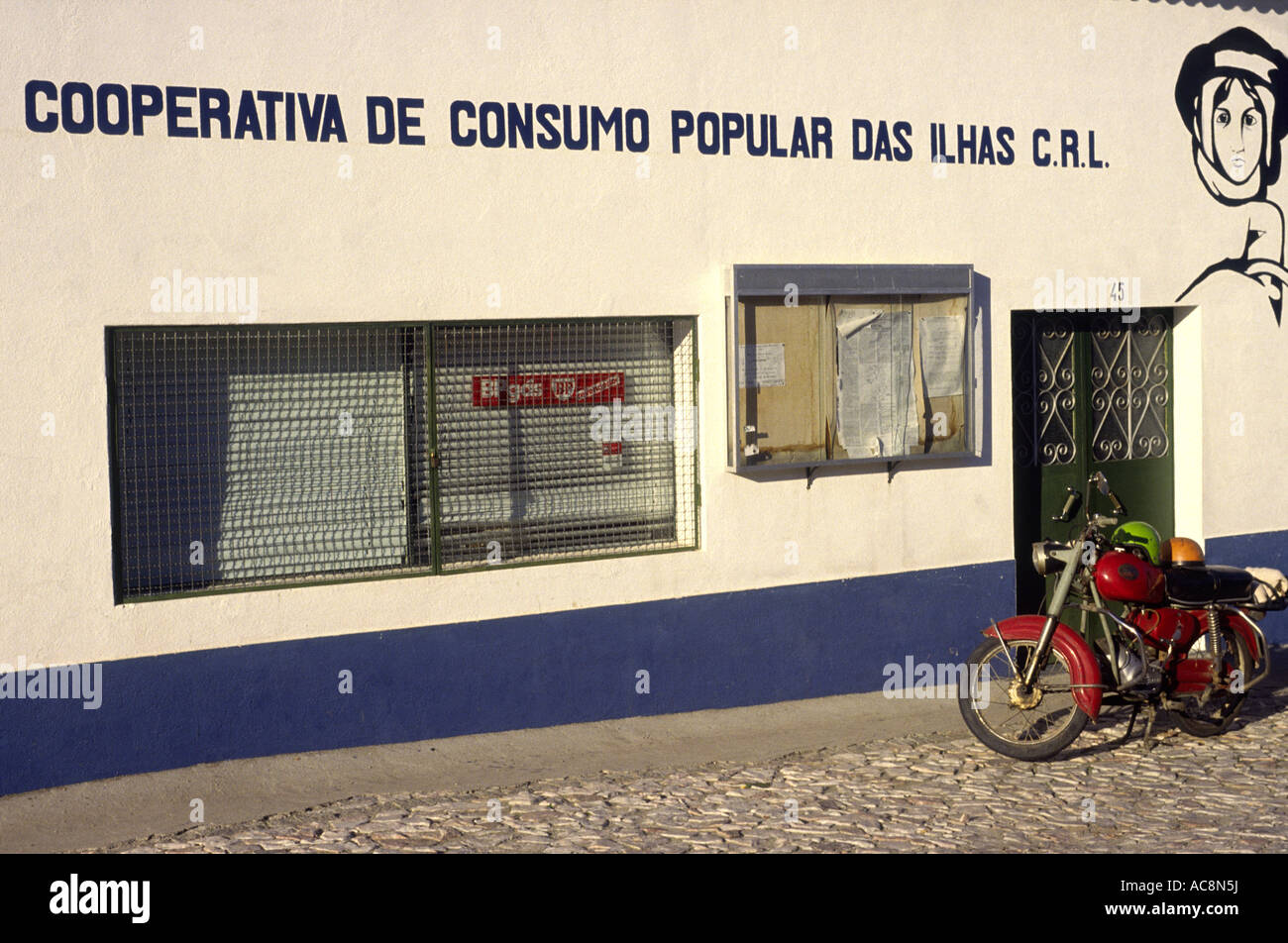 Une coopérative boutique décorée d'une paysanne pays près de Arraiolos Alentejo Sud du Portugal Banque D'Images