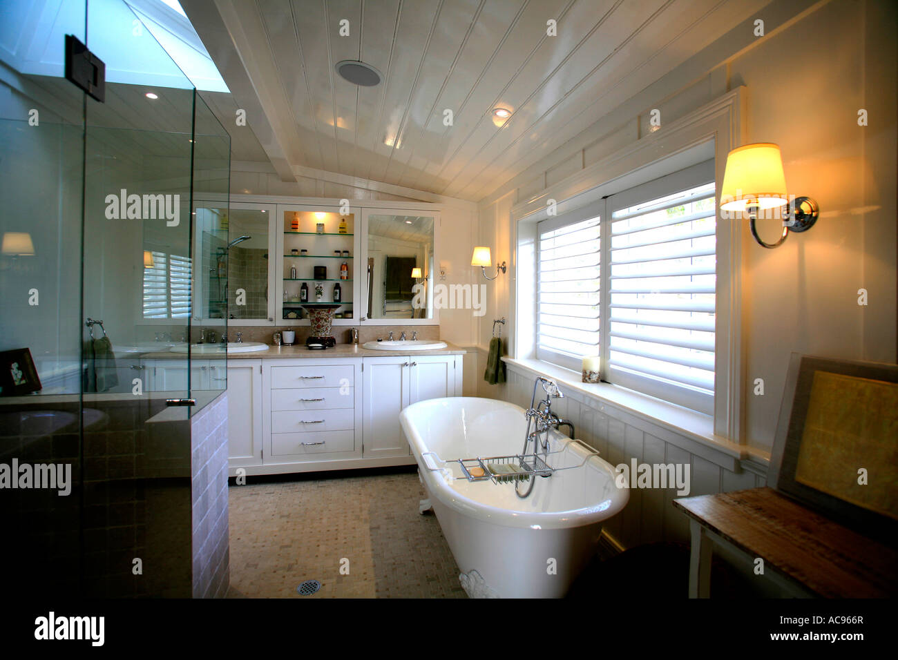 Salle de bains de luxe moderne Banque D'Images