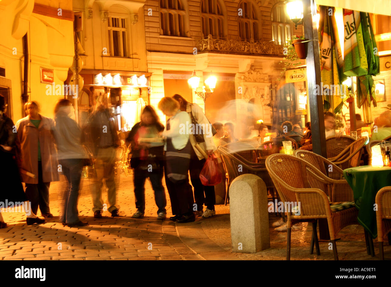 Cafe Prague la nuit Banque D'Images