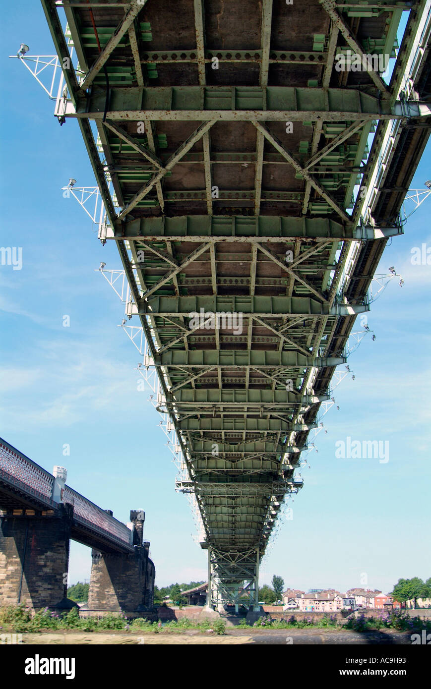 Runcorn Bridge Road North West Lancashire Manchester Ship Canal UK GB EU Europe Banque D'Images