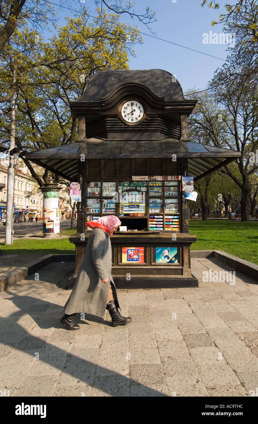 Kiosque De Marchand De Journaux Banque De Photographies Et D’images à ...