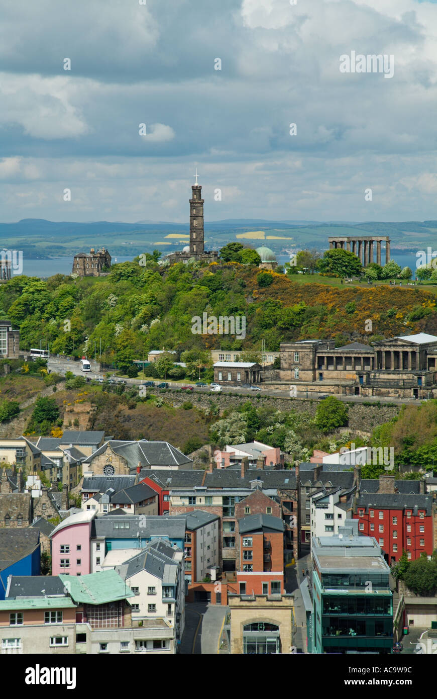 Calton Hill Edinburgh, Écosse Edinburgh vue de Calton Hill et Observatoire depuis Arthurs Seat Edinburgh Scotland UK GB Europe Banque D'Images