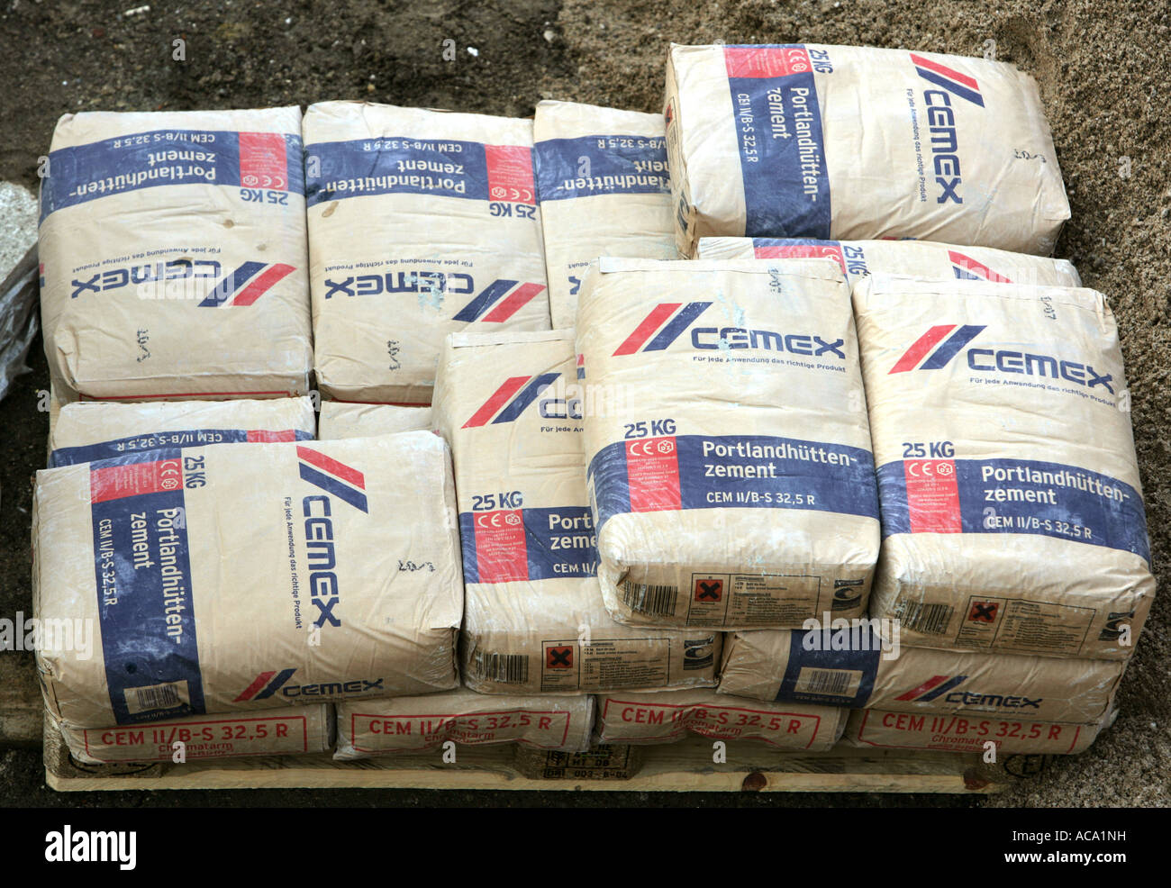 Sacs de ciment Photo Stock - Alamy