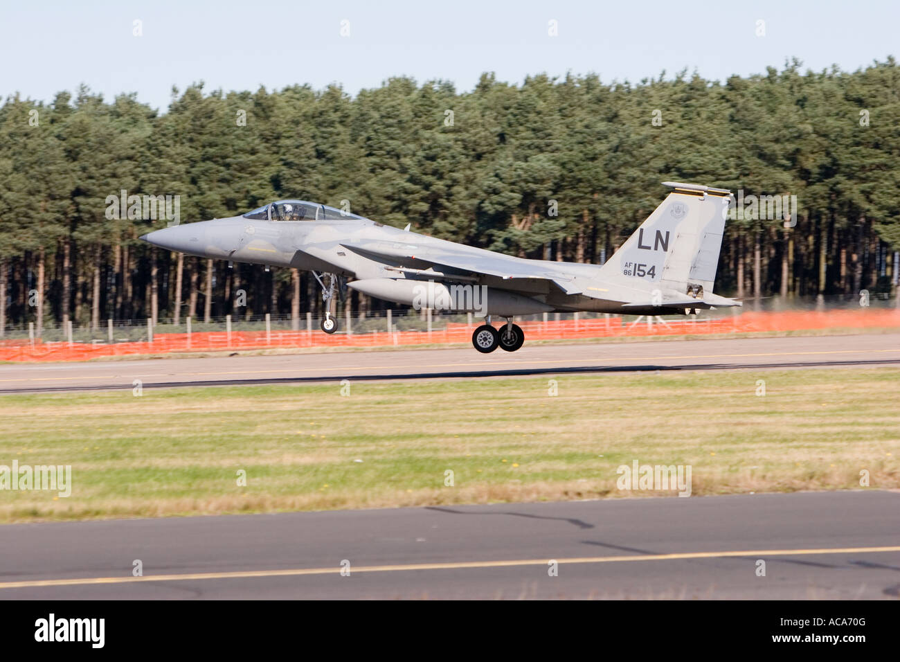 F15 Eagle toucher fown à RAF Leuchars Banque D'Images