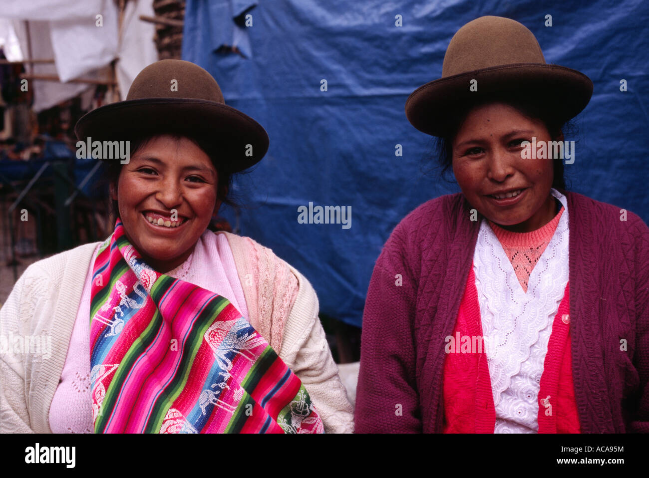 Les femmes quechua - Pisac, Urubamba, PÉROU Banque D'Images