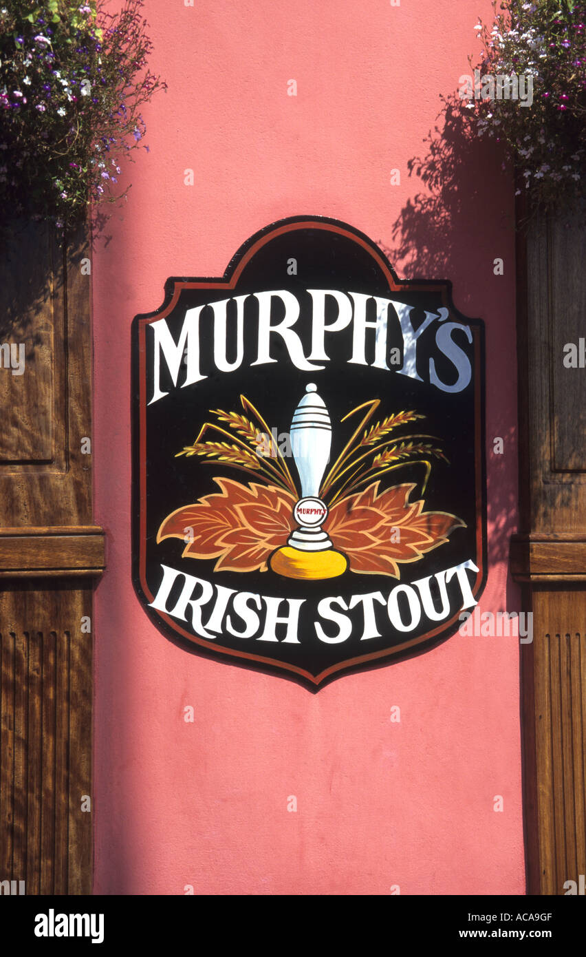 Enseigne de pub traditionnel irlandais Murphys Irish Stout Banque D'Images