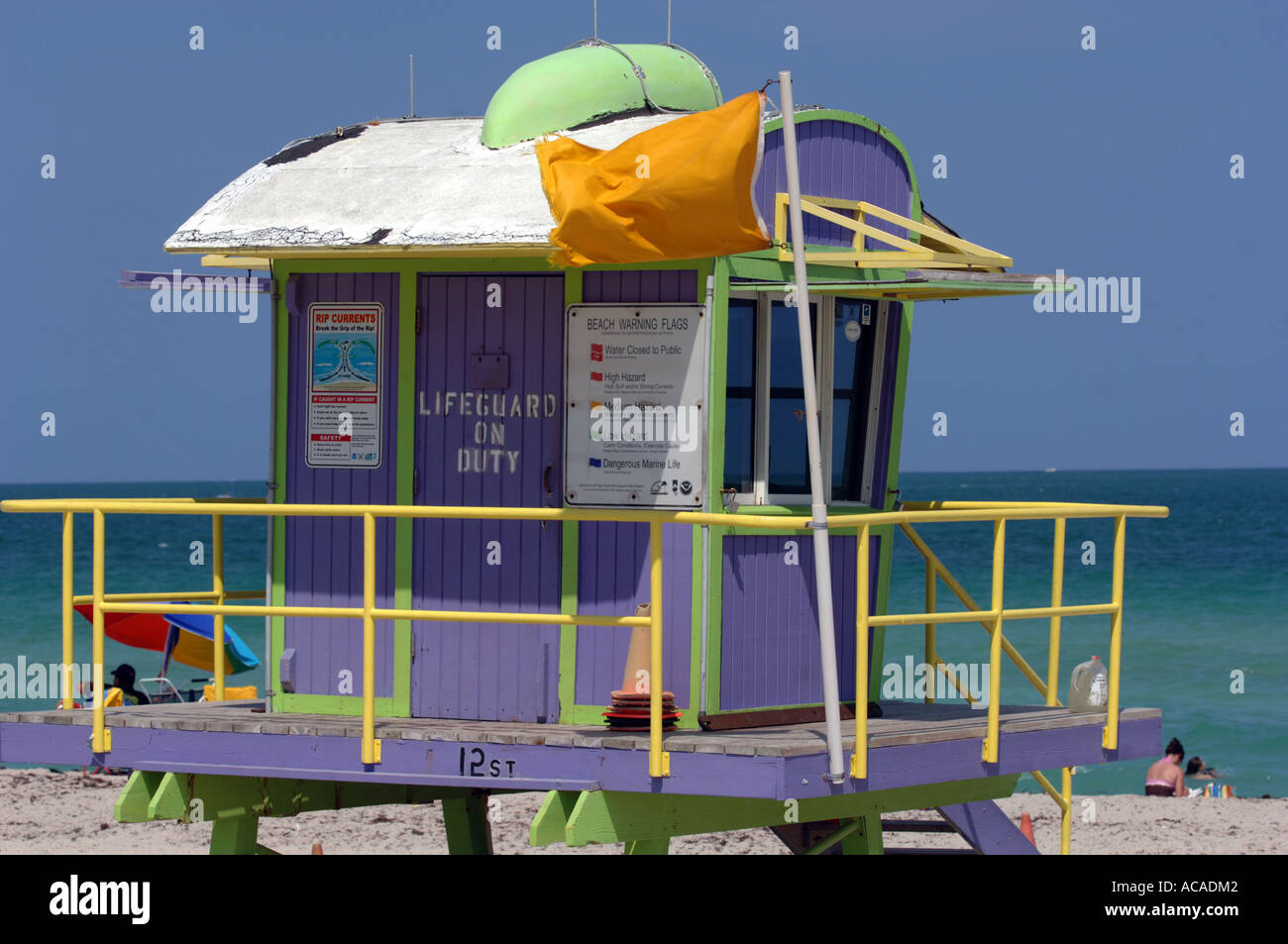 Lifeguard hut sur zone Art Déco de South Beach South Beach Miami Florida USA Banque D'Images Lifeguard hut sur zone Art Déco de South Beach South Beach Miami Florida USA Banque D'Images