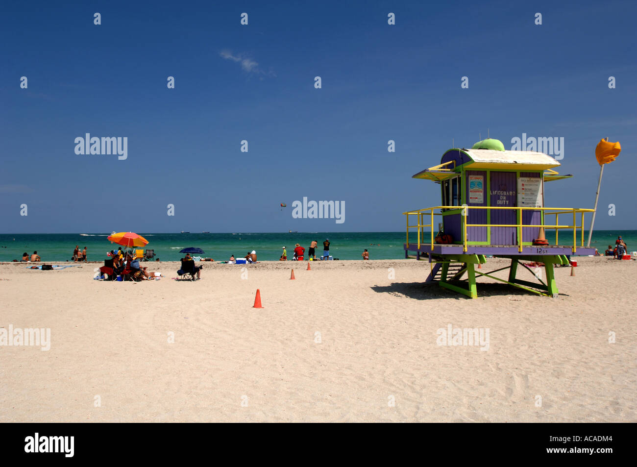 Lifeguard hut sur zone Art Déco de South Beach South Beach Miami Florida USA Banque D'Images Lifeguard hut sur zone Art Déco de South Beach South Beach Miami Florida USA Banque D'Images
