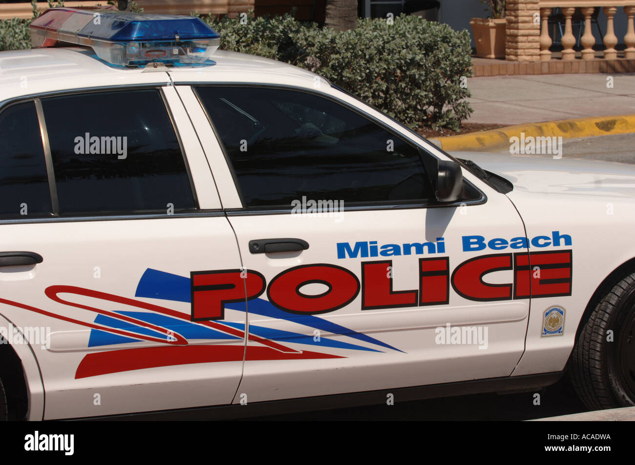 Voiture de police sur Ocean Drive zone Art Déco de South Beach Miami Florida USA Banque D'Images