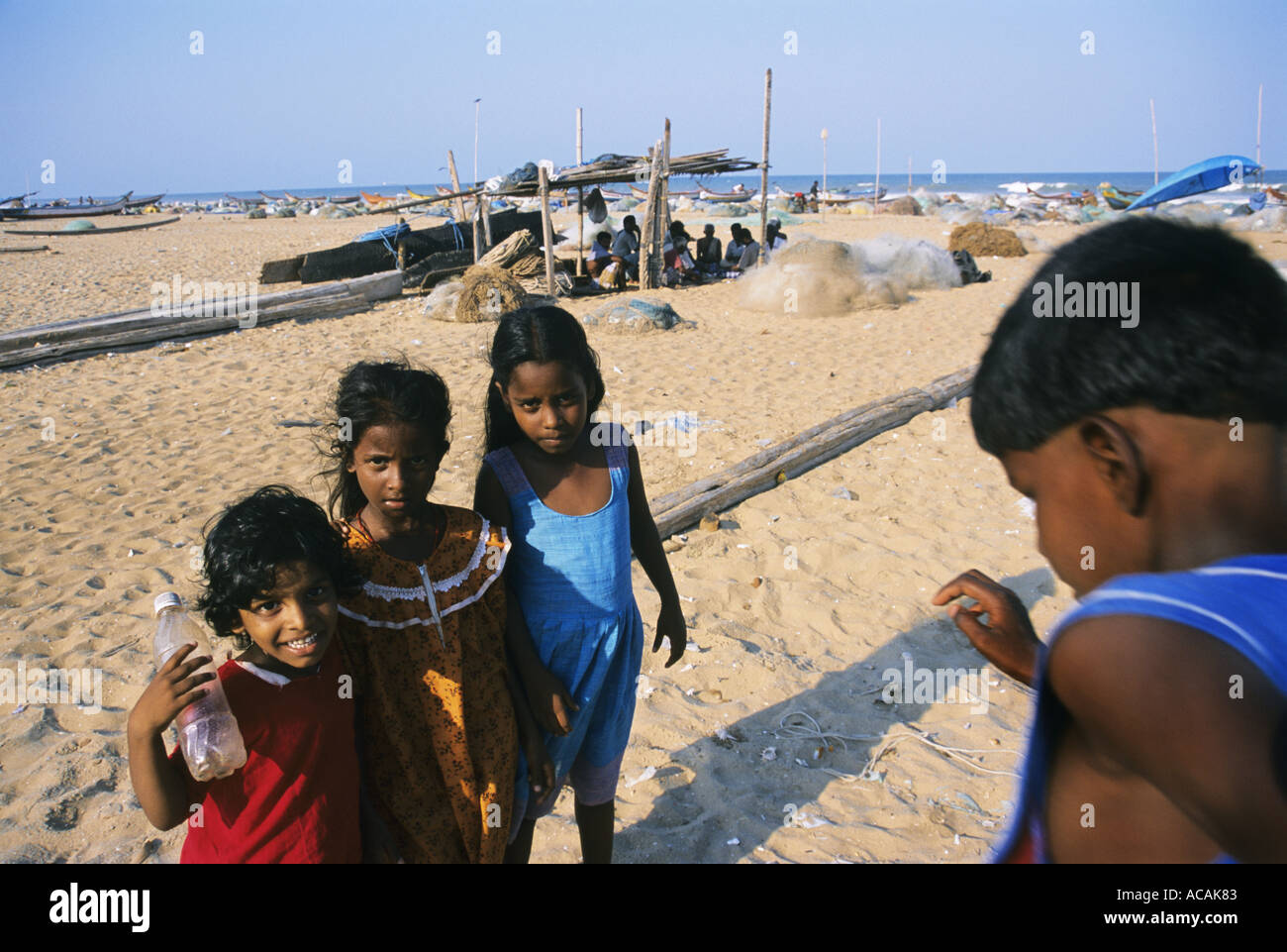 Enfants sur Marina Beach Chennai Madras l'une des plus grandes plages de la ville dans le monde Banque D'Images