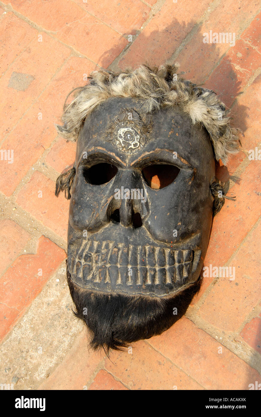 Le bouddhisme tibétain de Katmandou Népal masque affreux Boudnath Banque D'Images